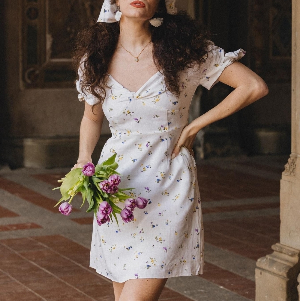 Petite Studio NYC White Floral Dress In XS